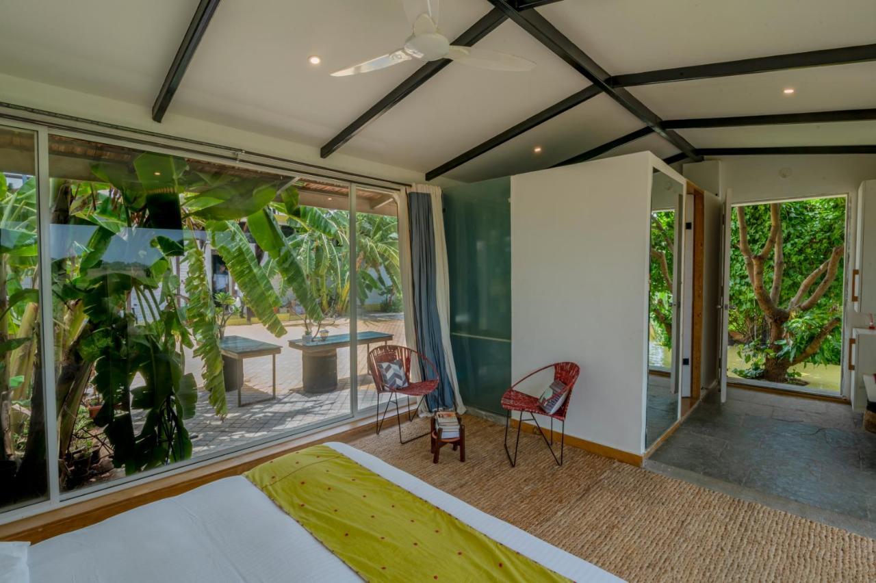 Saffronstays Onellaa, Nashik - Infinity Pool Villa Surrounded By A Vineyard エクステリア 写真