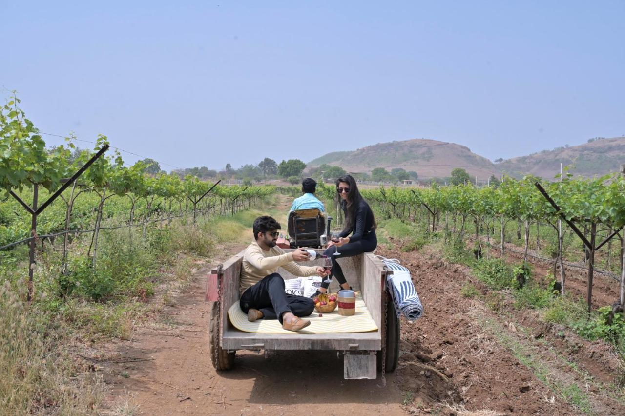 Saffronstays Onellaa, Nashik - Infinity Pool Villa Surrounded By A Vineyard エクステリア 写真