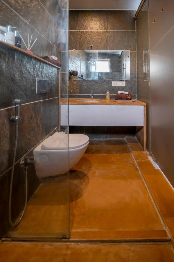 Saffronstays Onellaa, Nashik - Infinity Pool Villa Surrounded By A Vineyard エクステリア 写真
