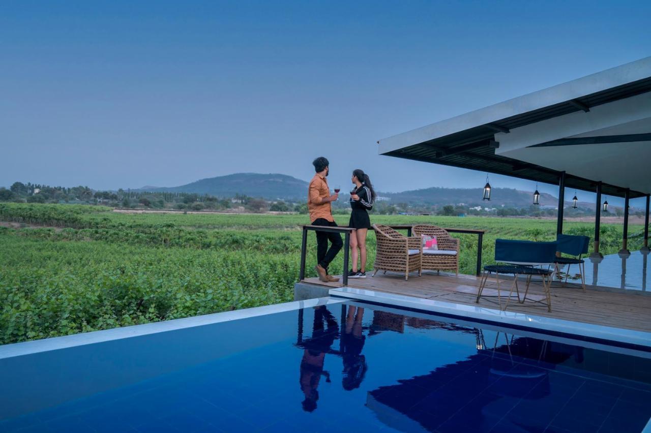 Saffronstays Onellaa, Nashik - Infinity Pool Villa Surrounded By A Vineyard エクステリア 写真